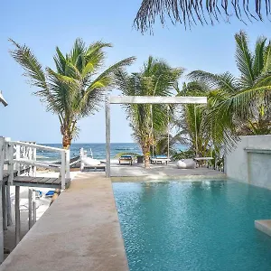 Hotel Lamar Front And Pool, Tulum